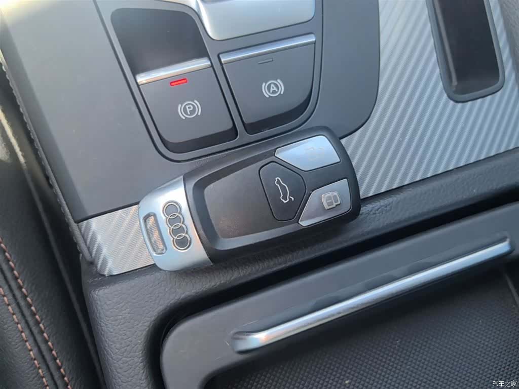 Audi Q5L, 2019 9