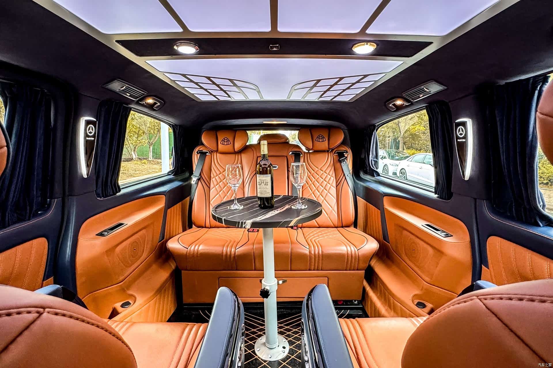 Mercedes-Benz 7, 2022 21