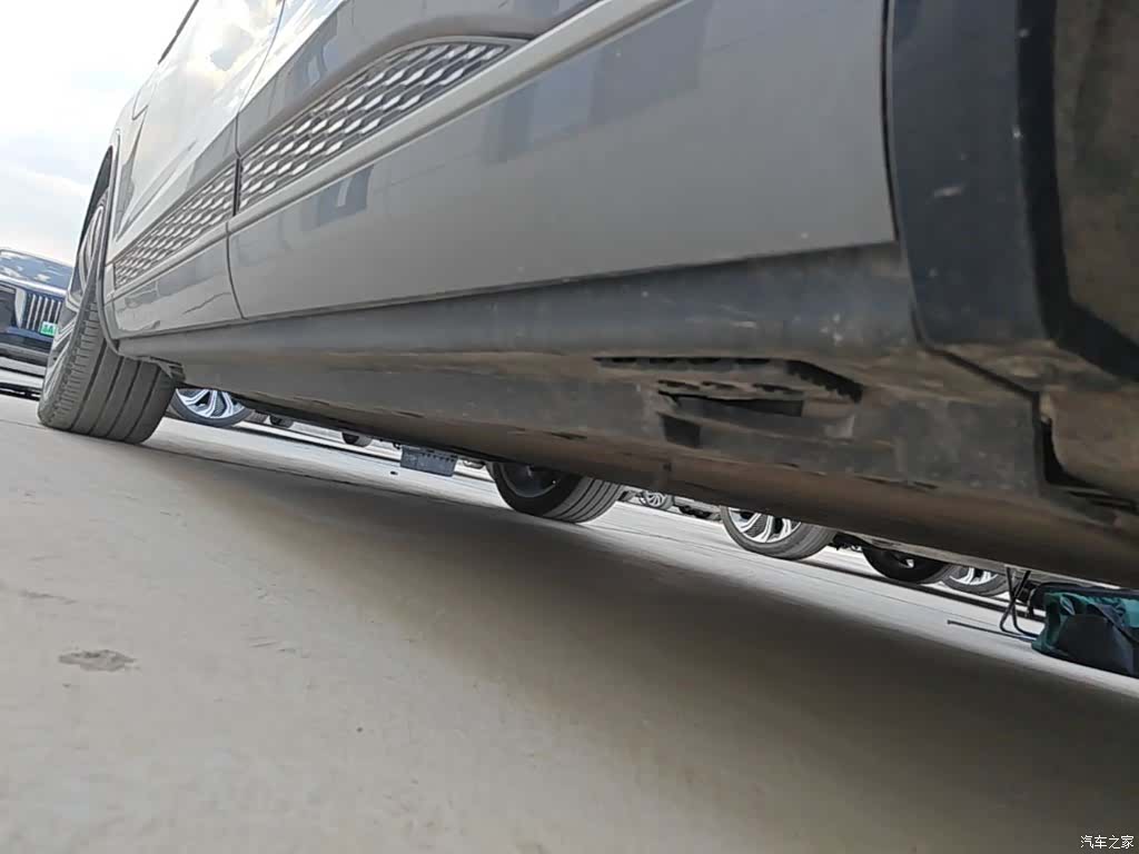 Hongqi E-HS9, 2023 22