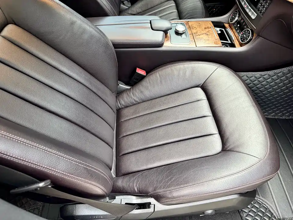 Mercedes-Benz CLS Mercedes-Benz CLS