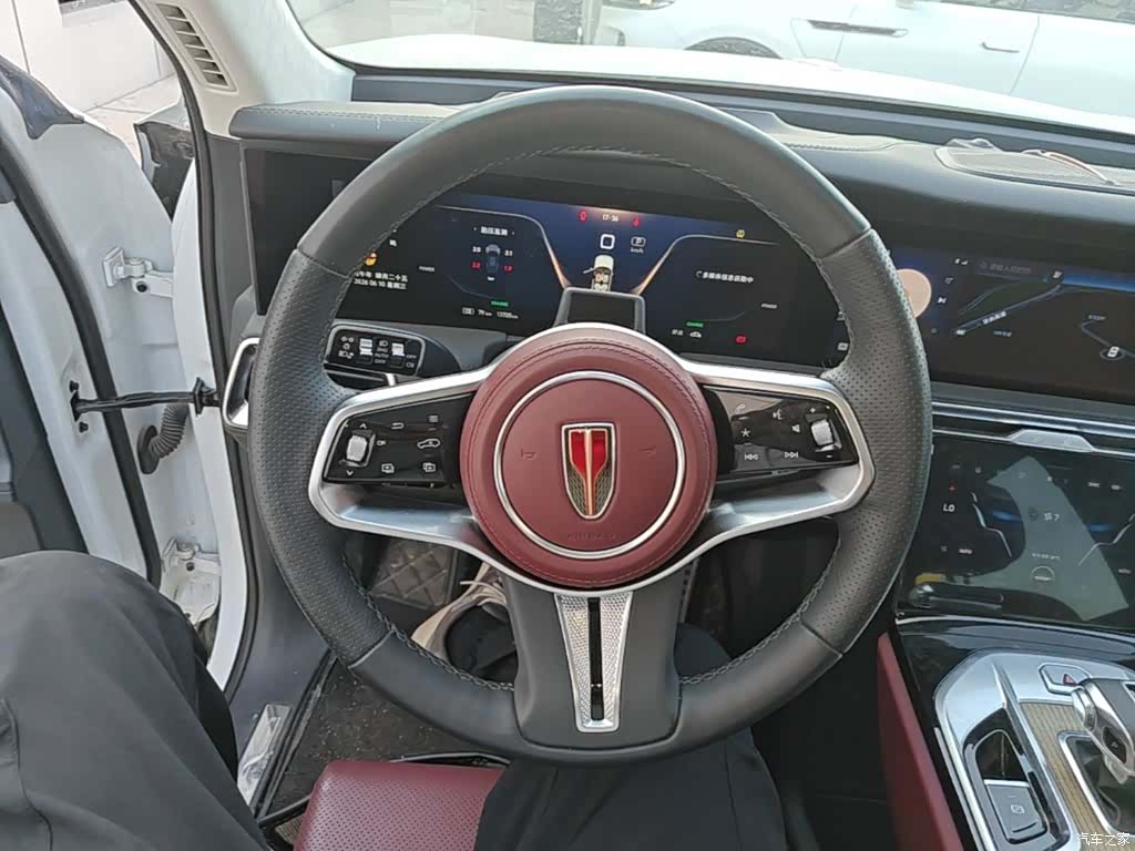 Hongqi E-HS9, 2023 11