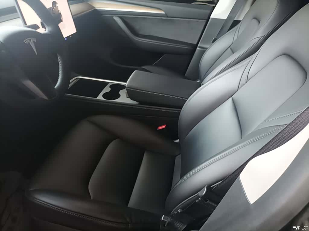 Tesla Model Y, 2022 15