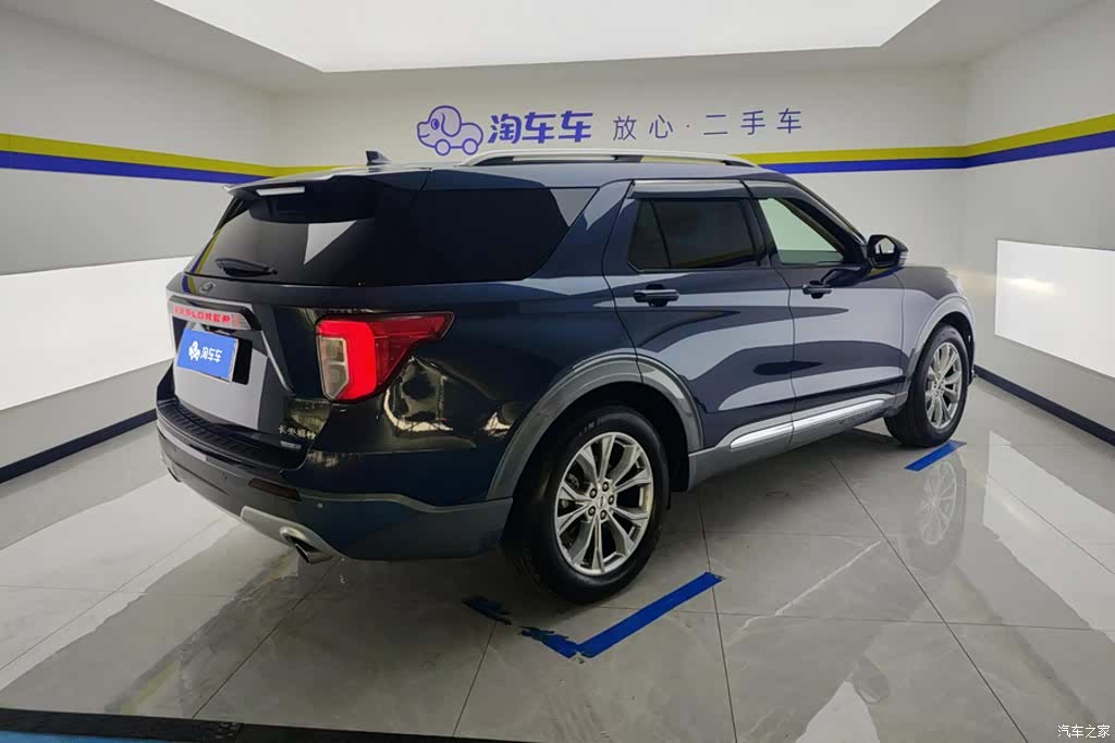 Ford Explorer, 2022 3