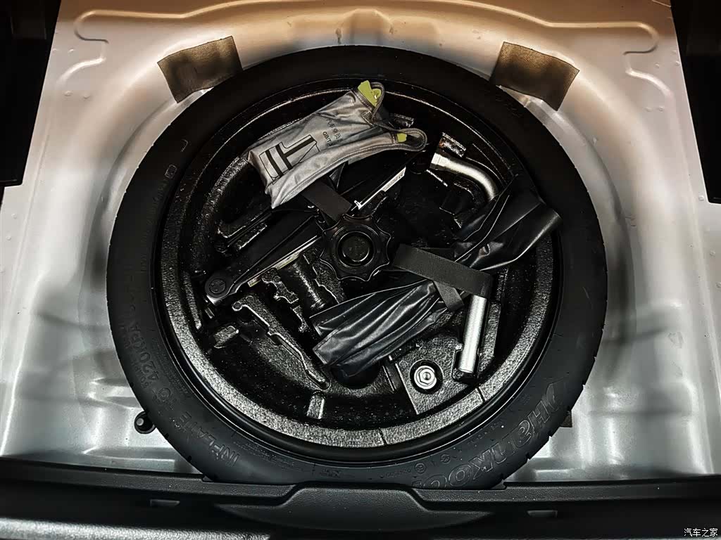 Audi Q2L, 2022 10