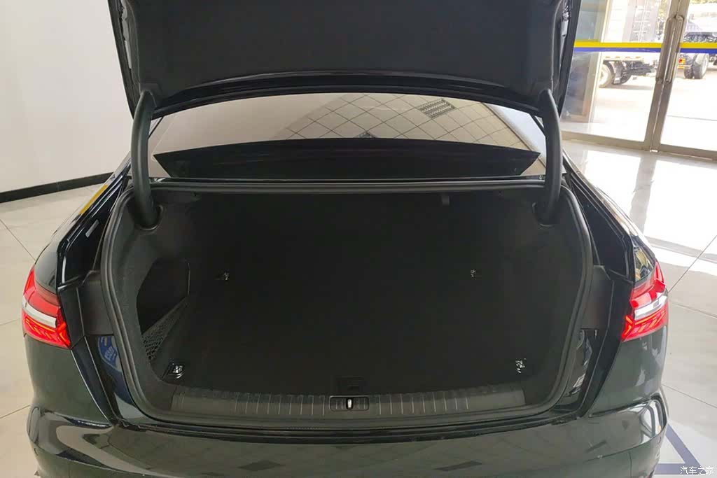 Audi A6L, 2020 4