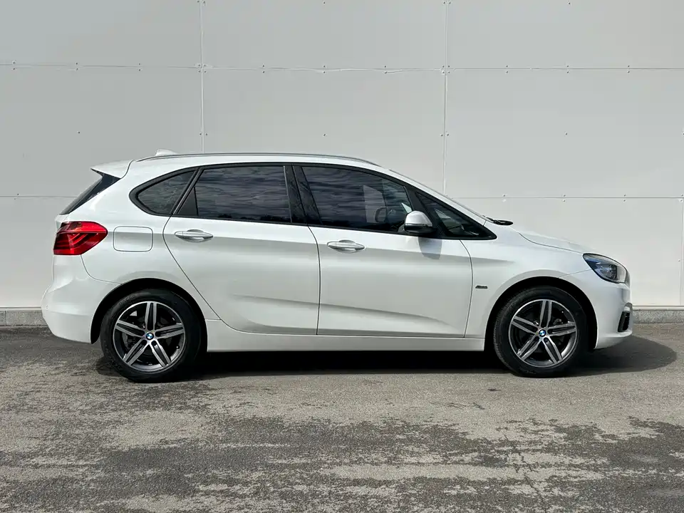 BMW 2 series station wagon