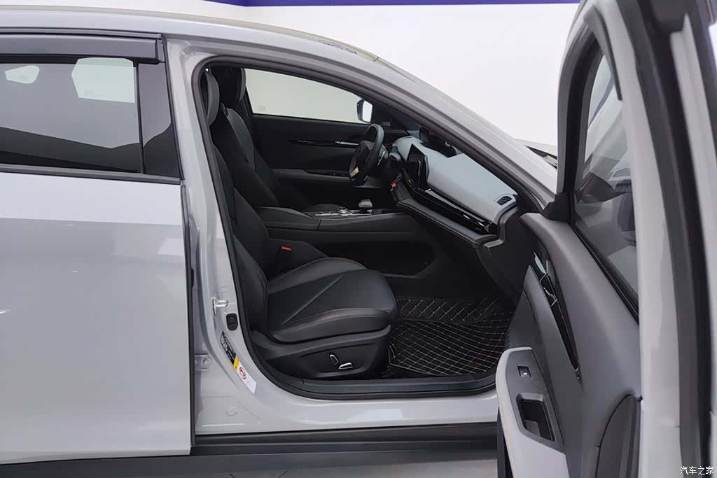 Changan UNI-V, 2022 8