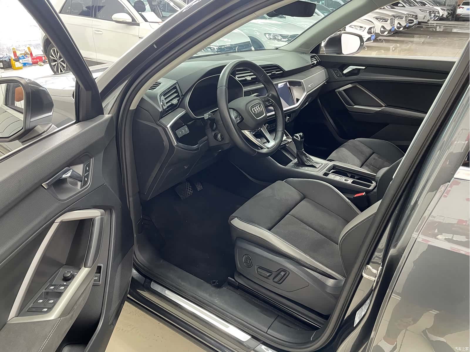 Audi Q3, 2022 8