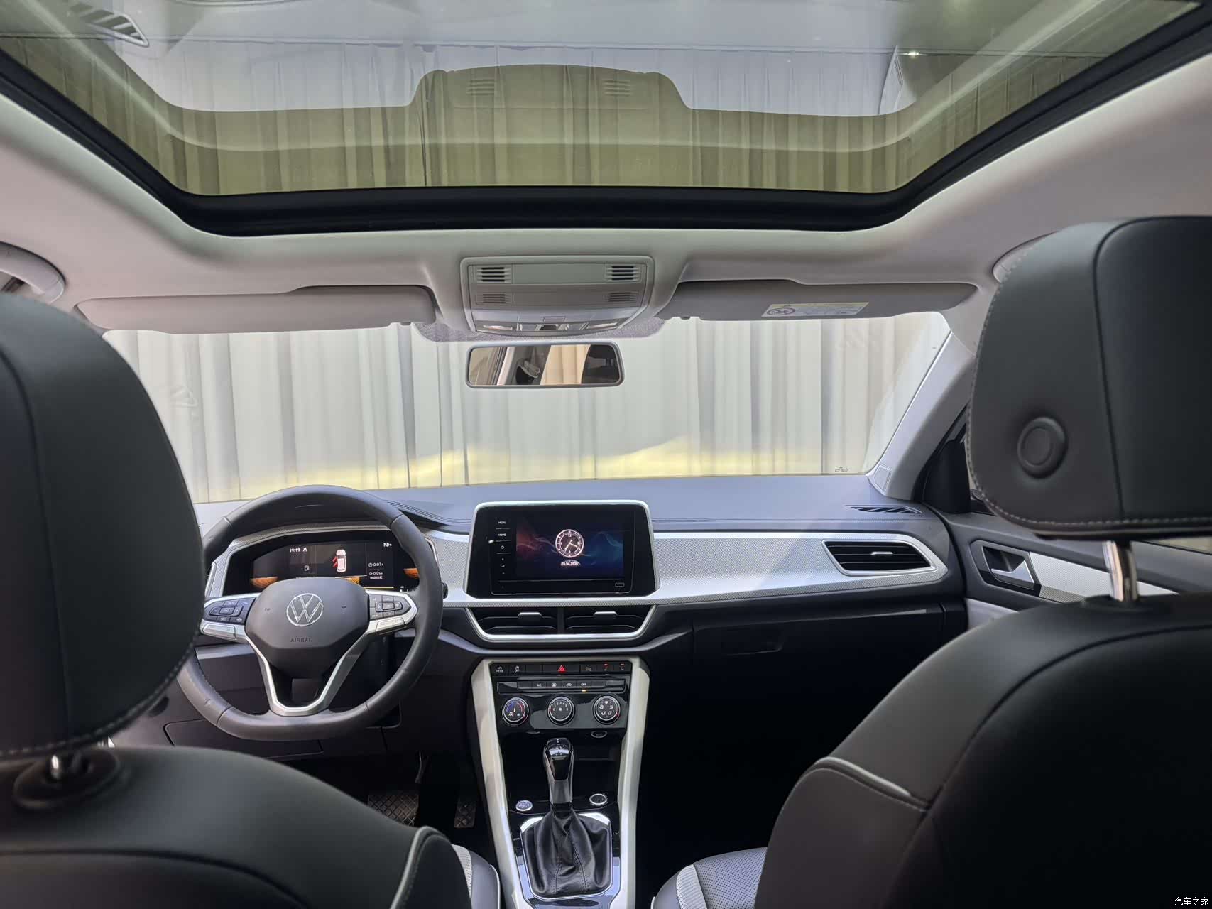 Volkswagen T-ROC, 2023 13