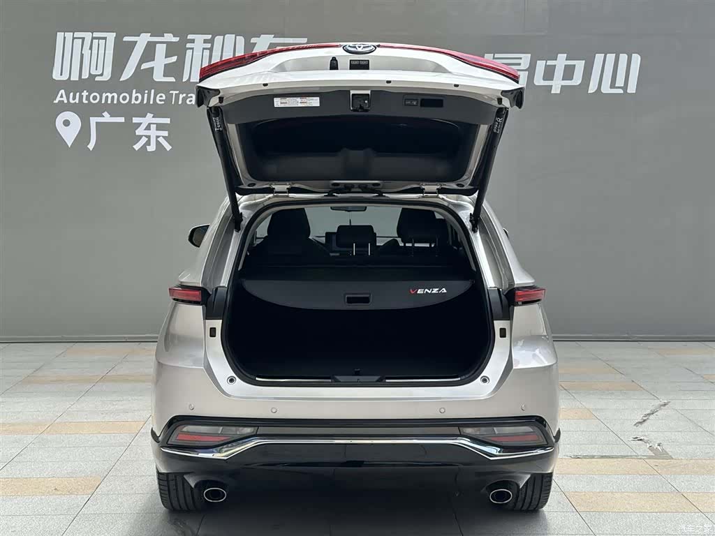 Toyota Venza, 2022 13