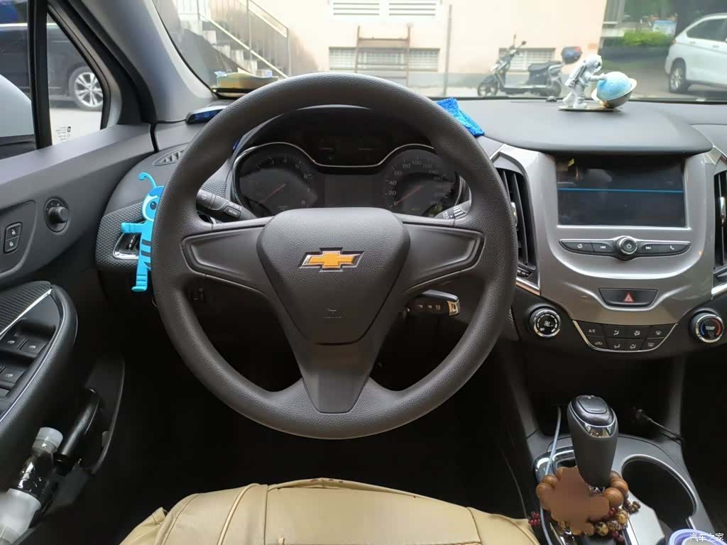 Chevrolet 320, 2017 3