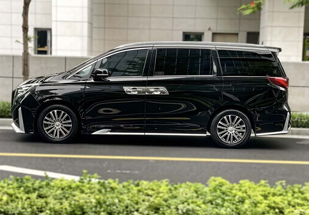 Trumpchi M8, 2023 8
