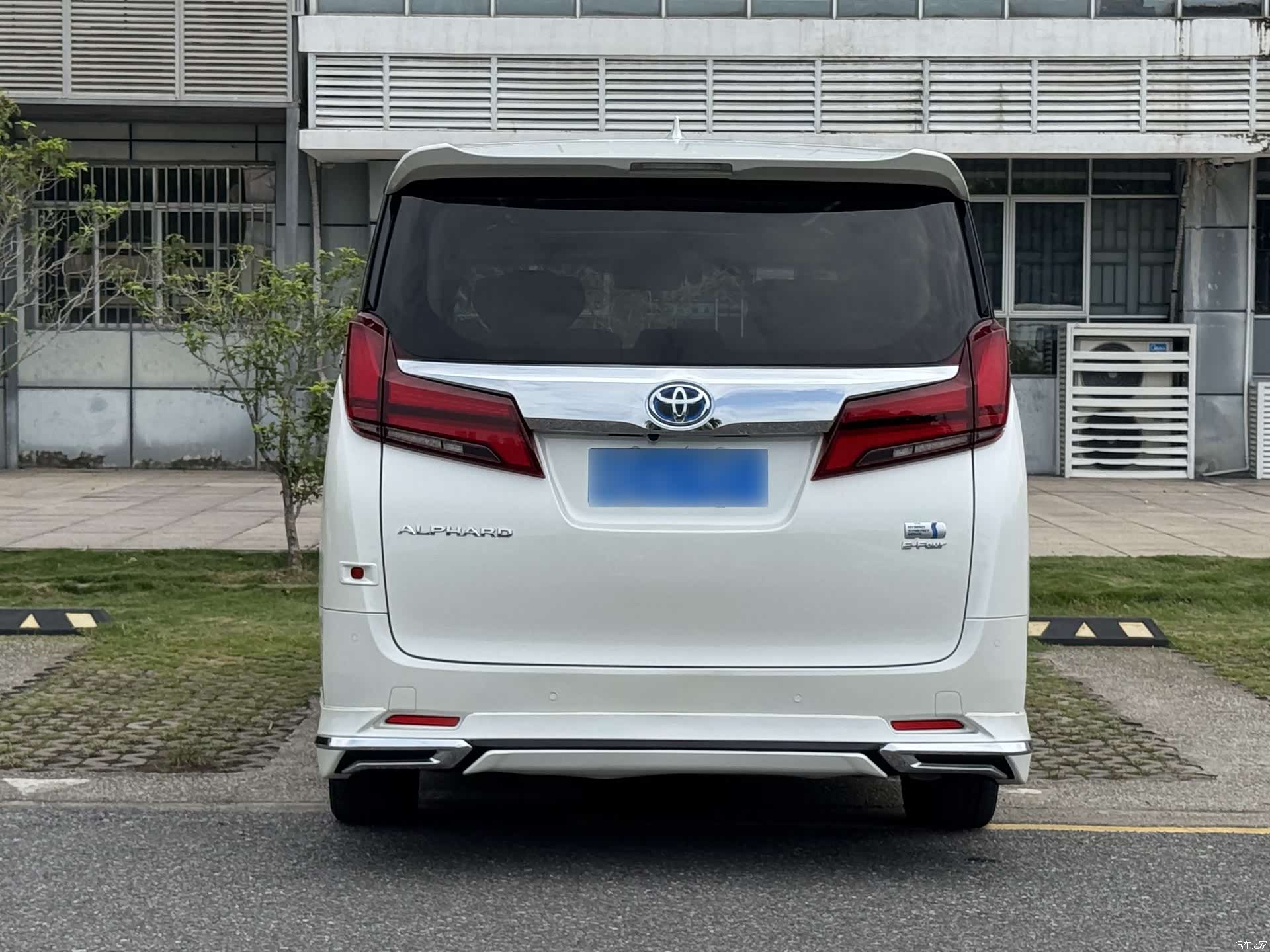 Toyota Alphard, 2020 19