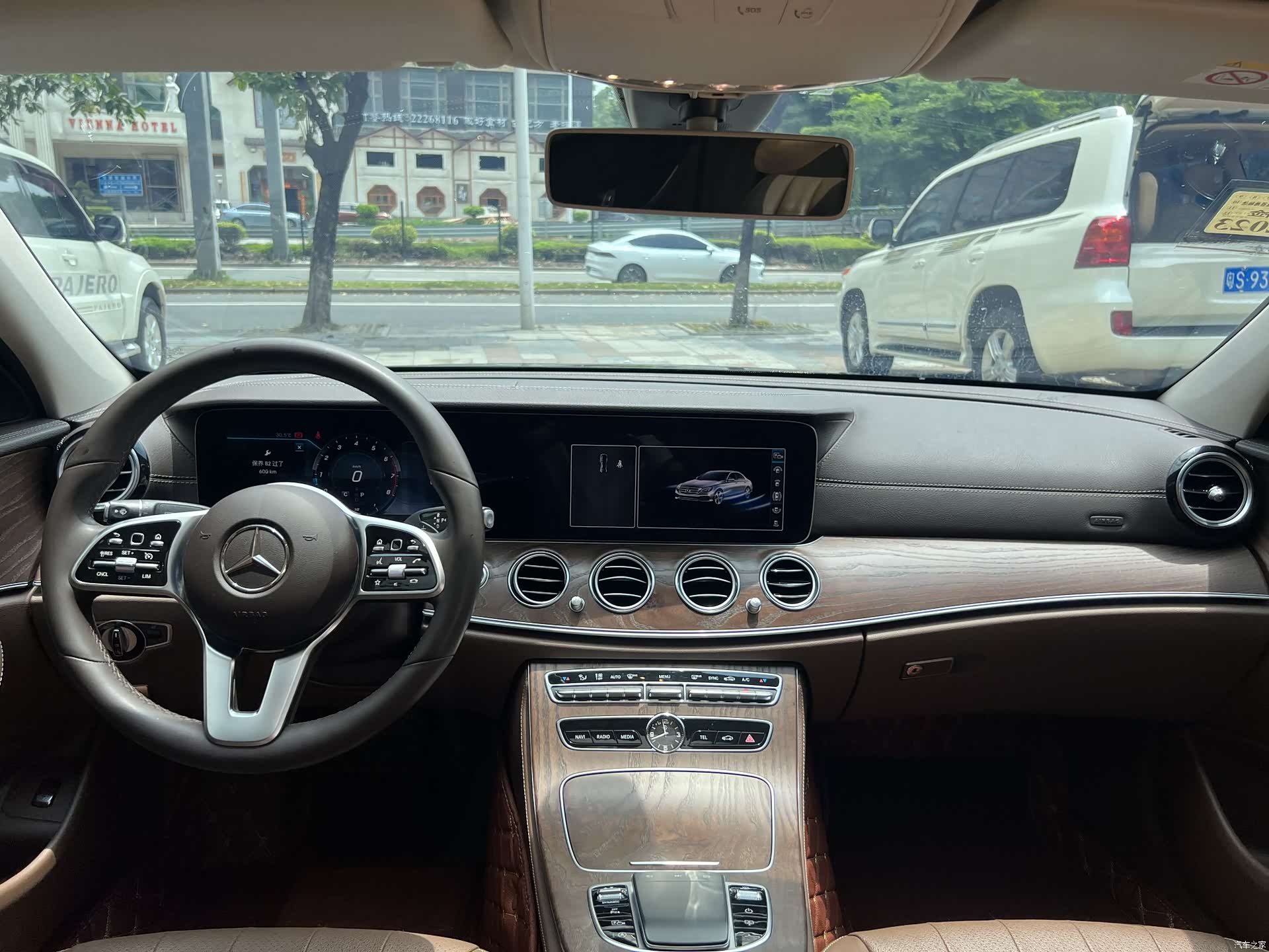 Mercedes-Benz E-Class, 2021 12