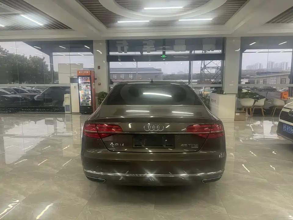 Audi A8