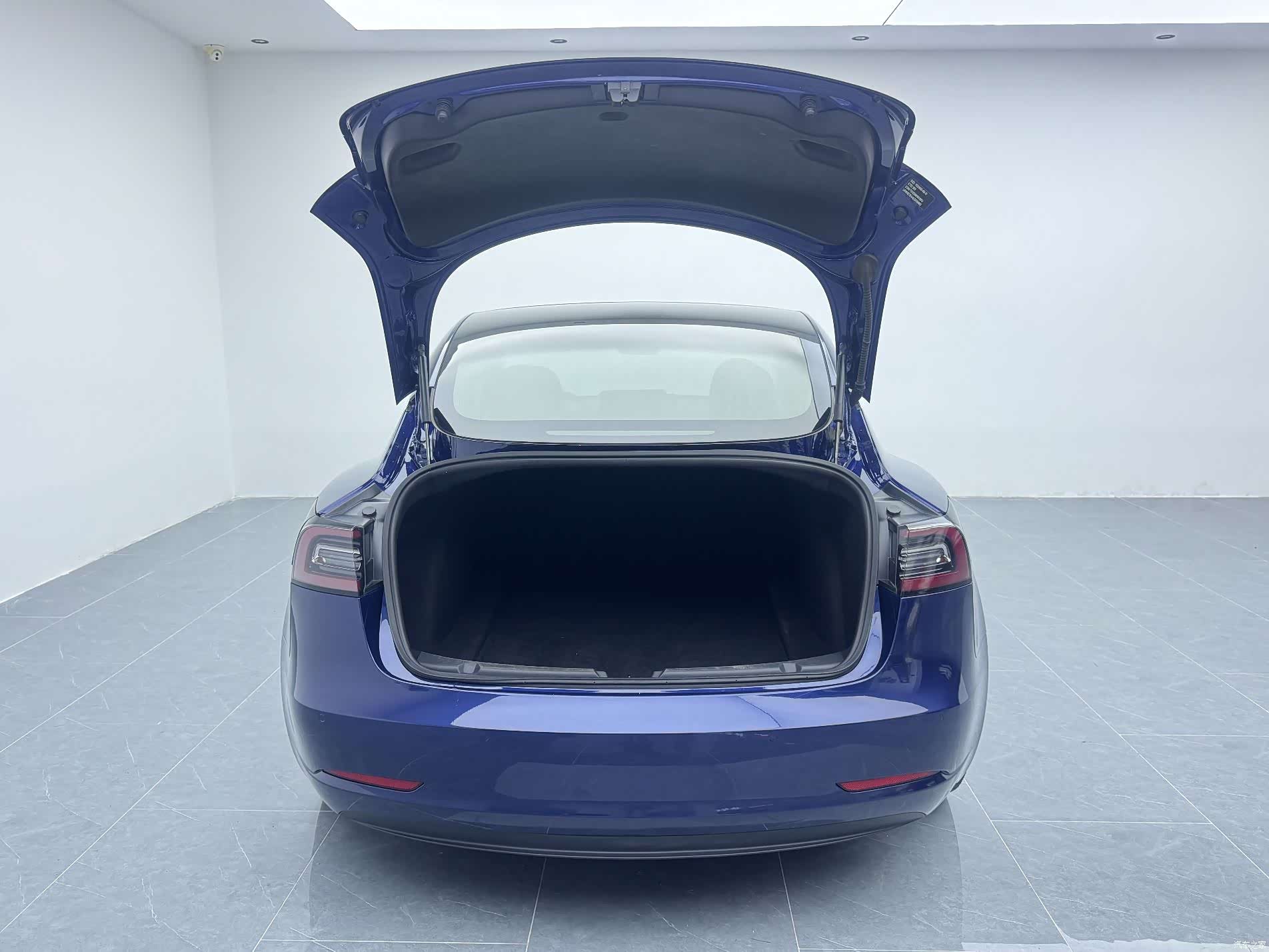 Tesla Model 3, 2020 17