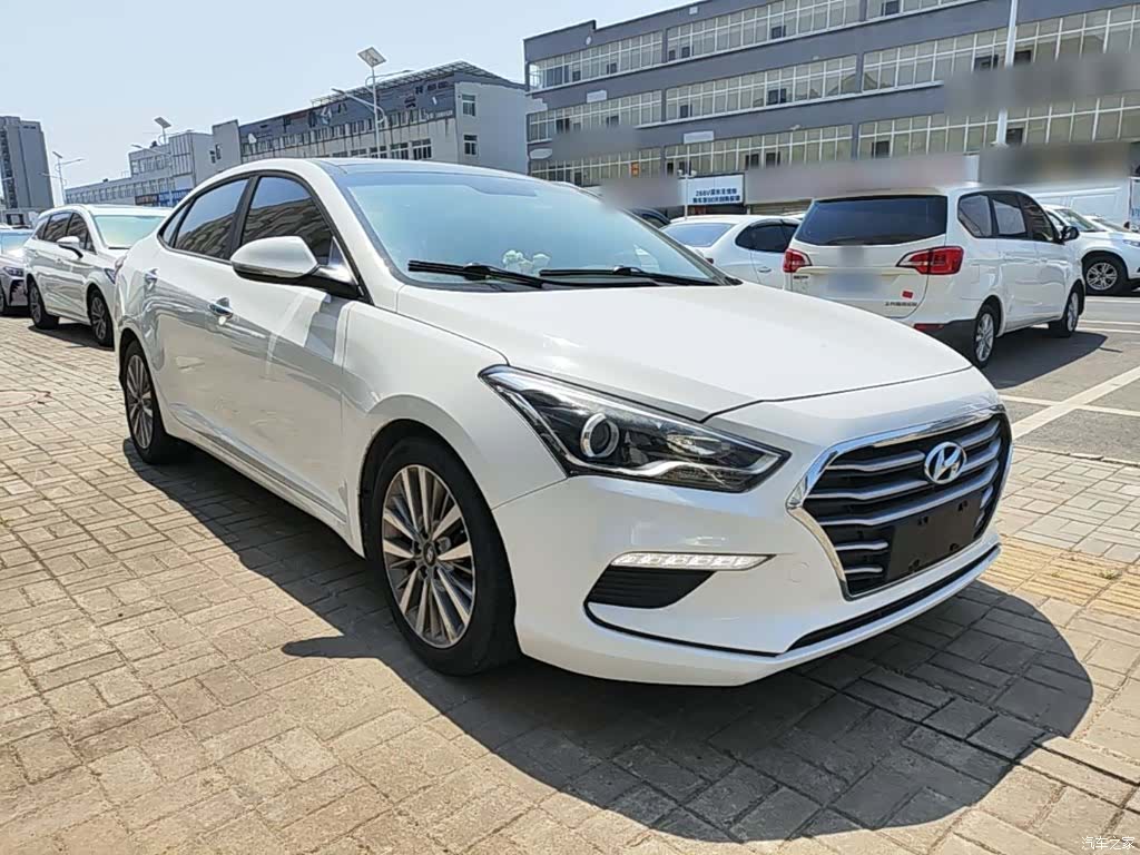 Hyundai DLX, 2017 4