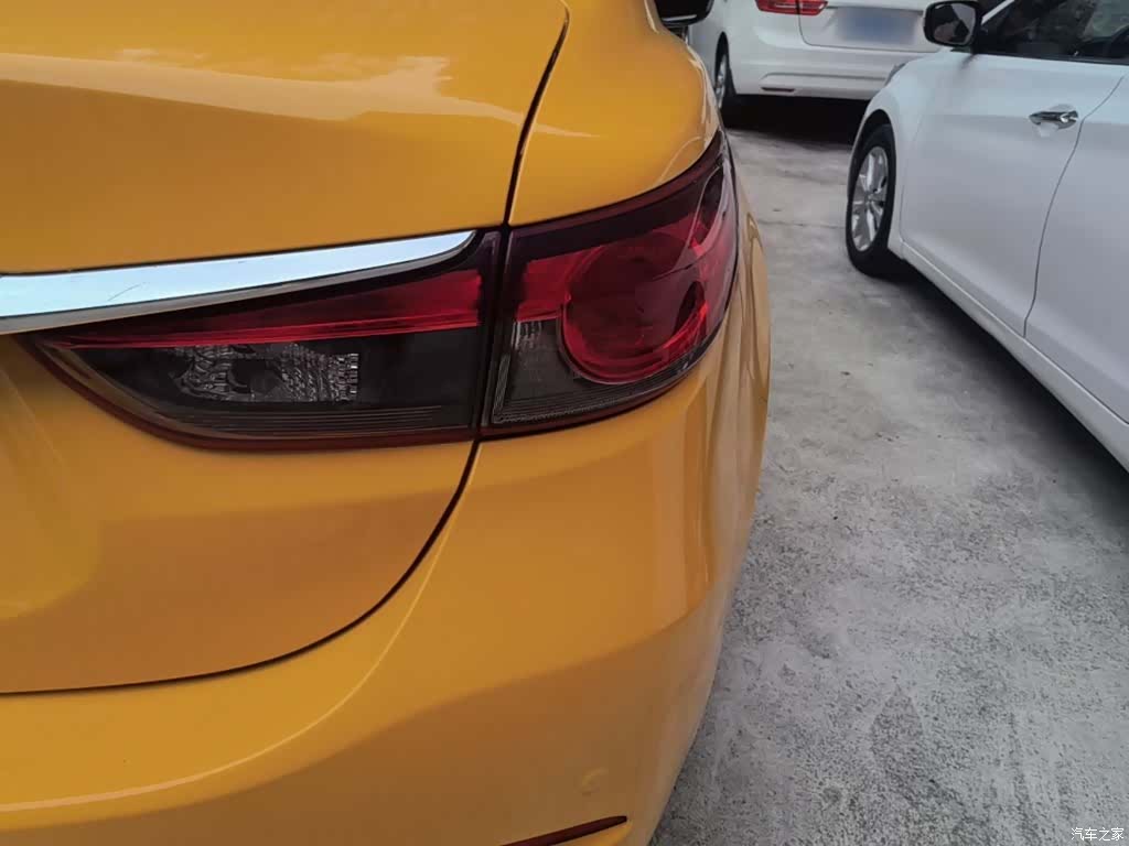 Mazda Atenza, 2015 8