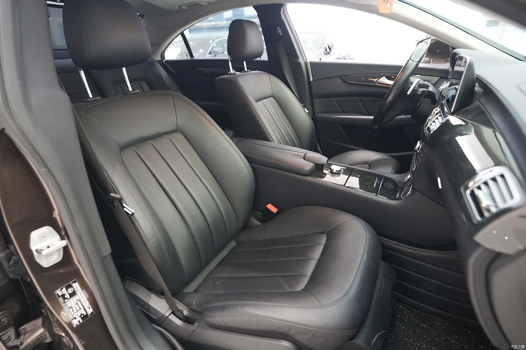 Mercedes-Benz CLS, 2015 14