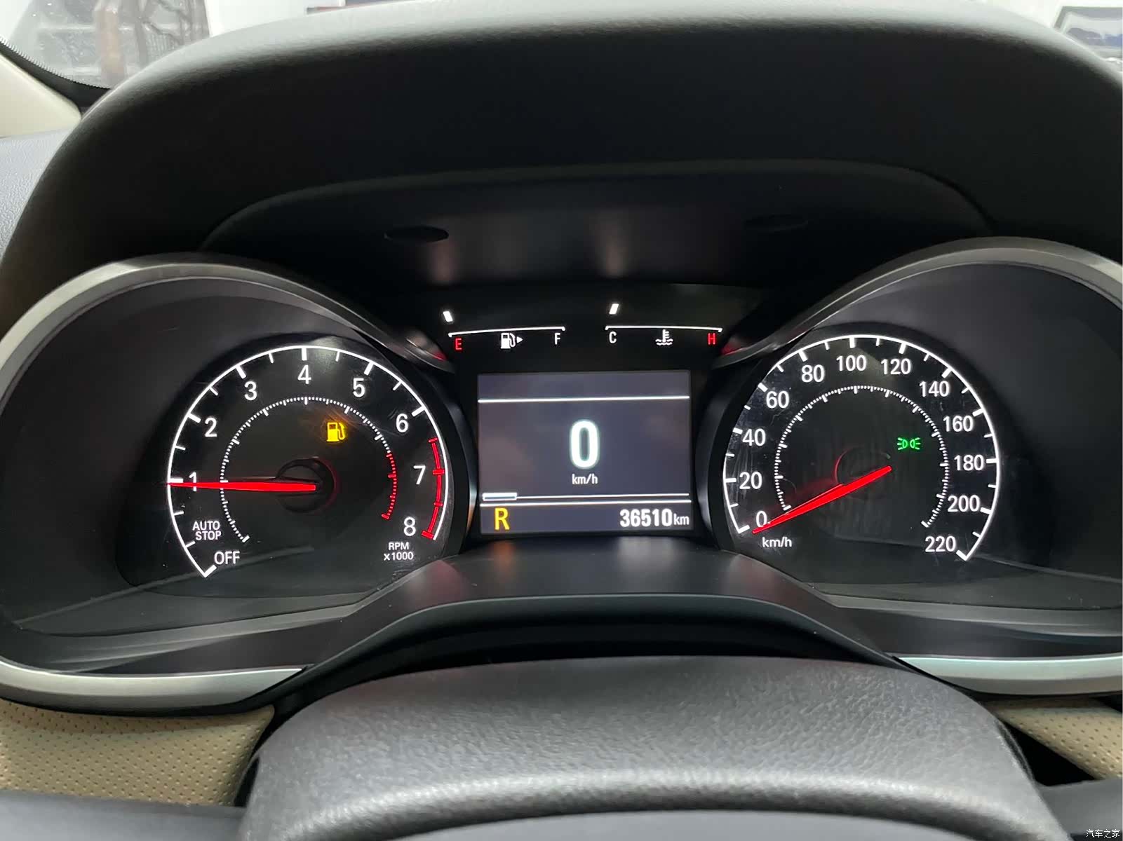 Chevrolet 320, 2022 все фото