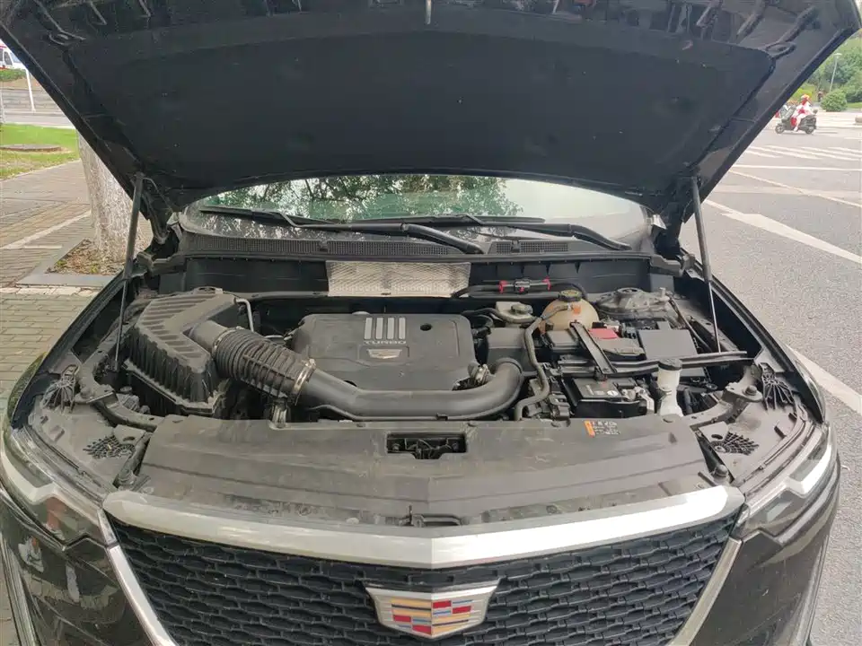 Cadillac XT6