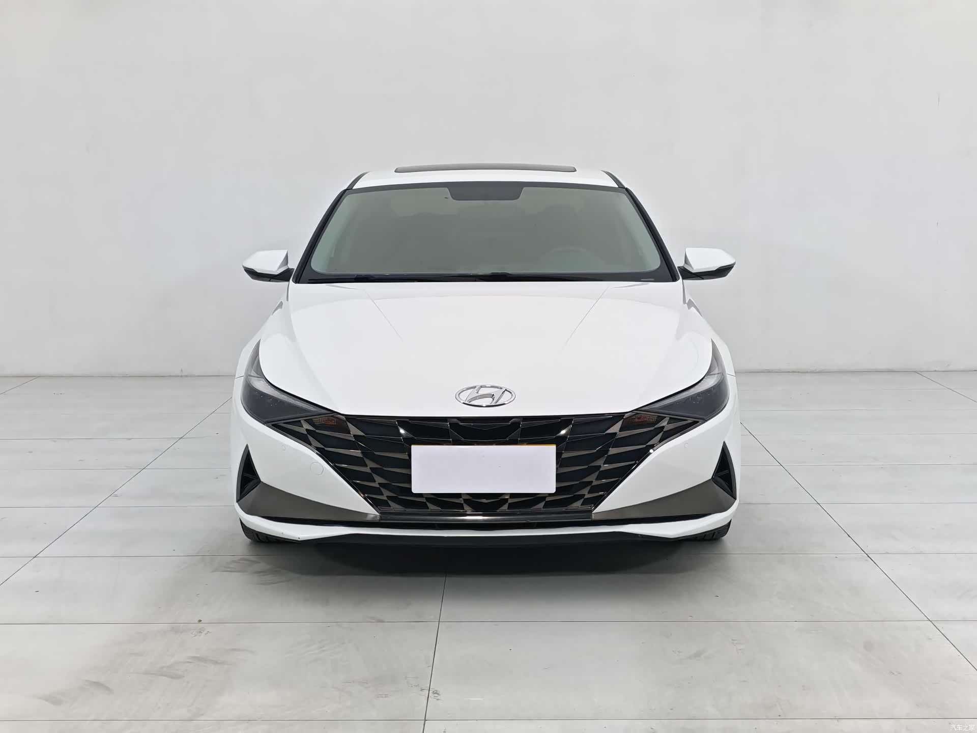 Hyundai Elantra, 2021 3