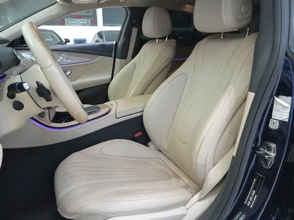 Mercedes-Benz CLS Mercedes-Benz CLS
