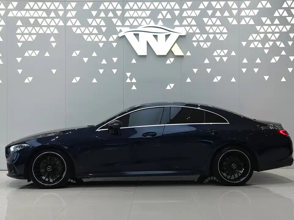 Mercedes-Benz CLS Mercedes-Benz CLS