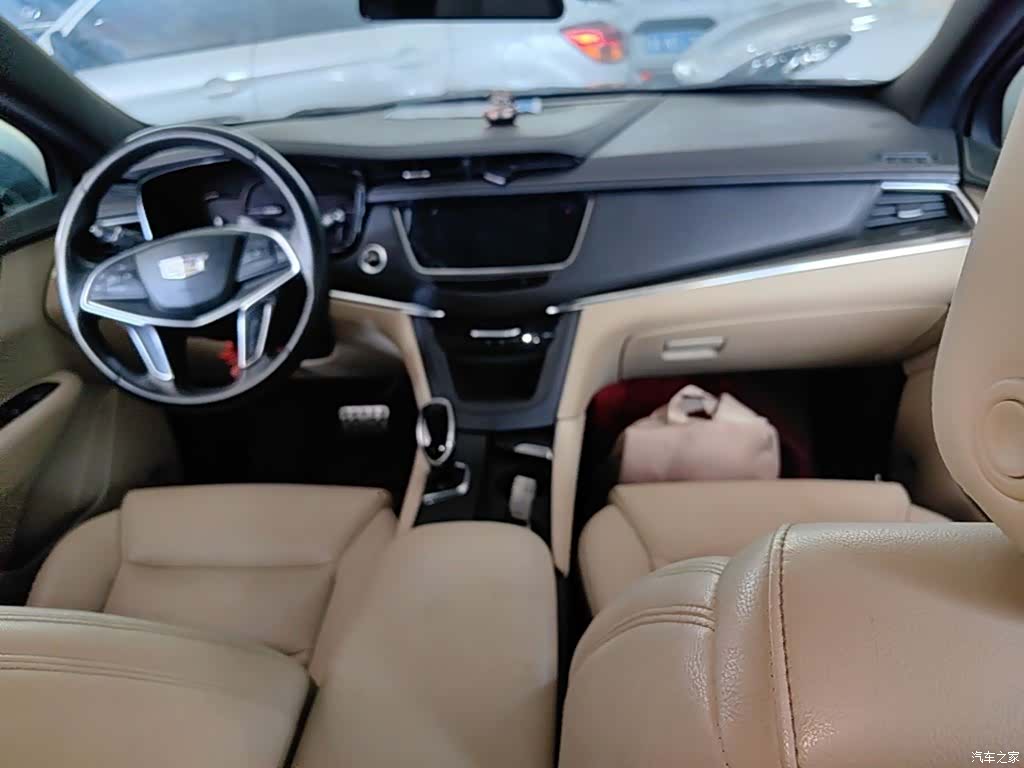 Cadillac XT5, 2017 10