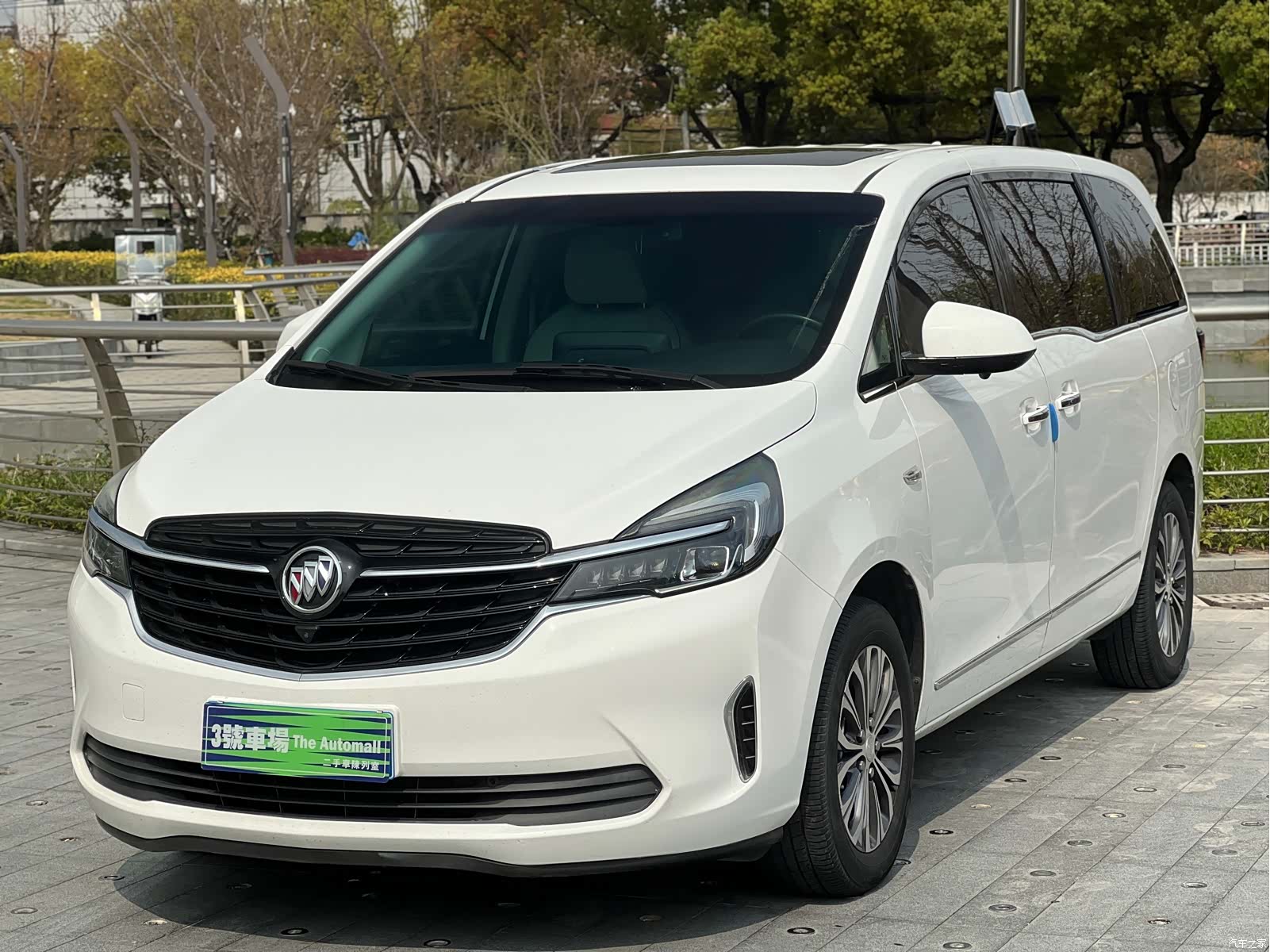Buick GL8, 2020 1