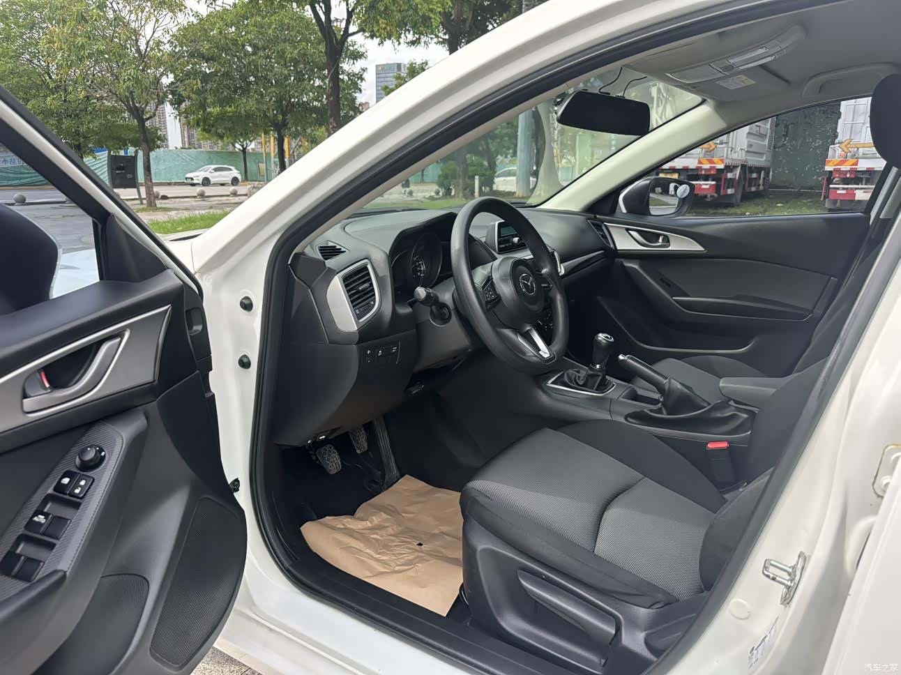 Mazda Mazda3, 2017 все фото
