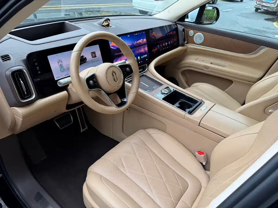 AITO Ask the world M9