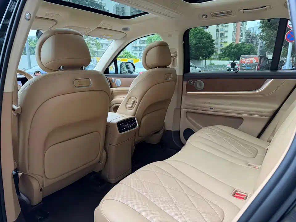 AITO Ask the world M9