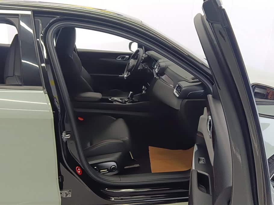 Lynk & Co 03 Lynk & Co 03