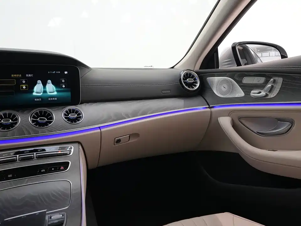 Mercedes-Benz CLS Mercedes-Benz CLS