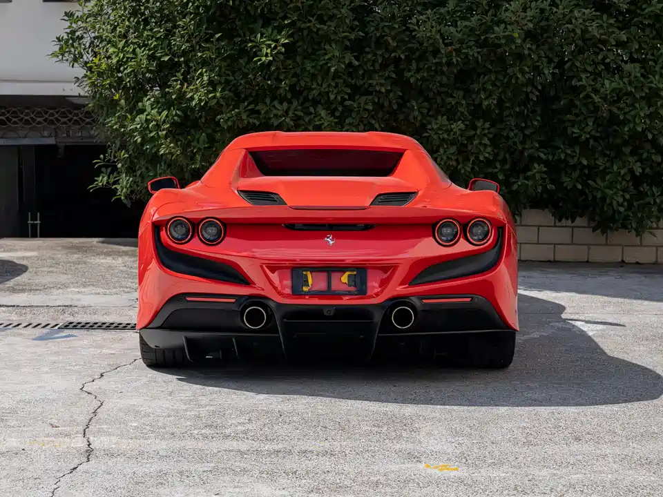 Ferrari F8