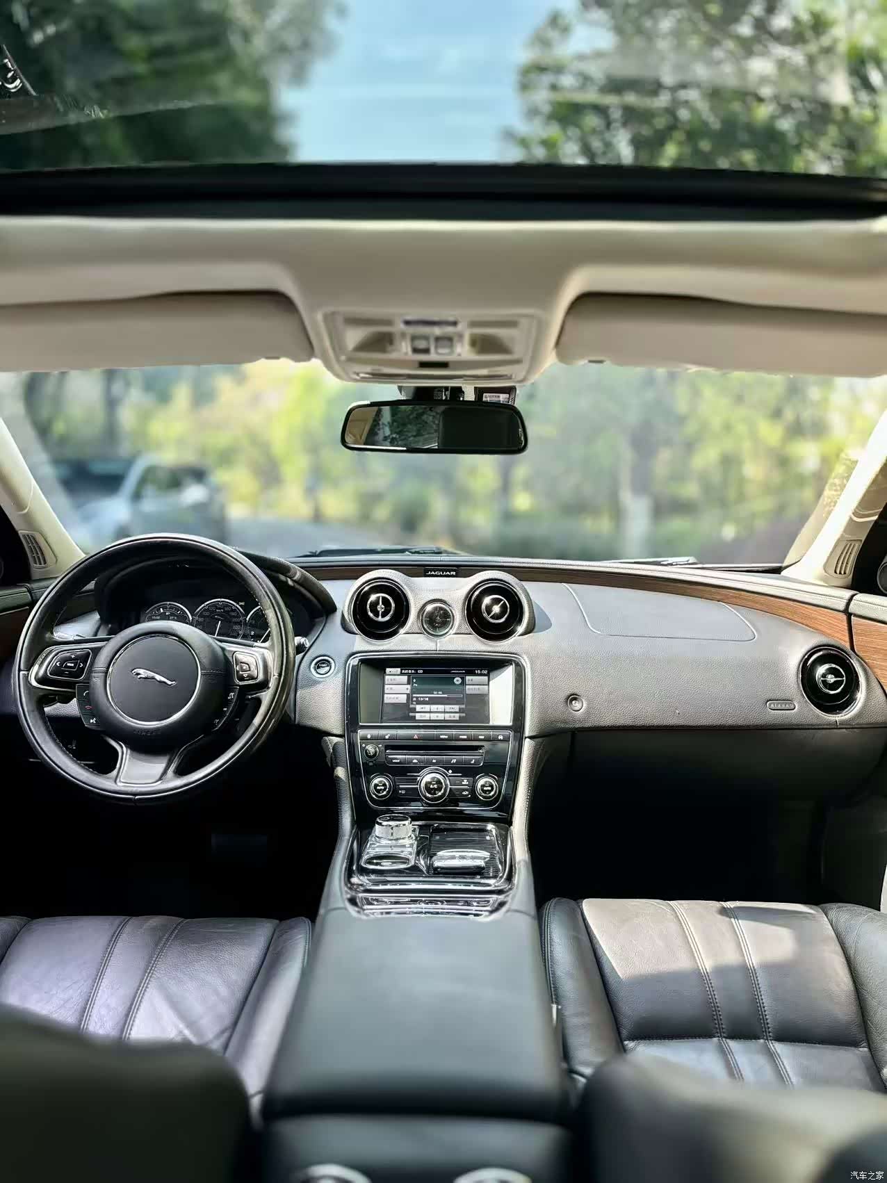 Jaguar XJ, 2015 все фото