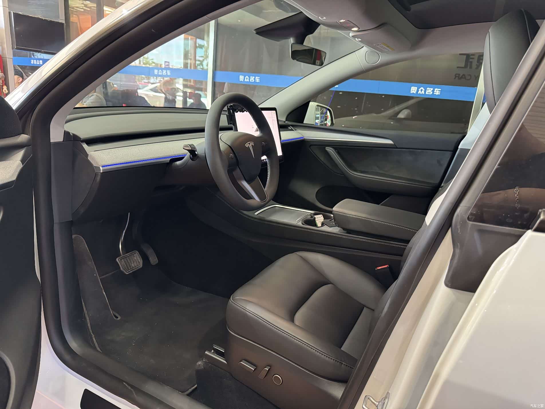 Tesla Model Y, 2023 6