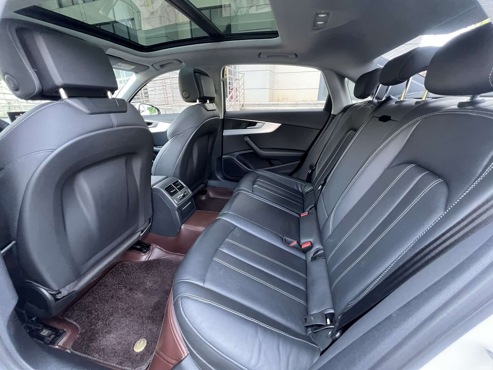 Audi A4L, 2022 9