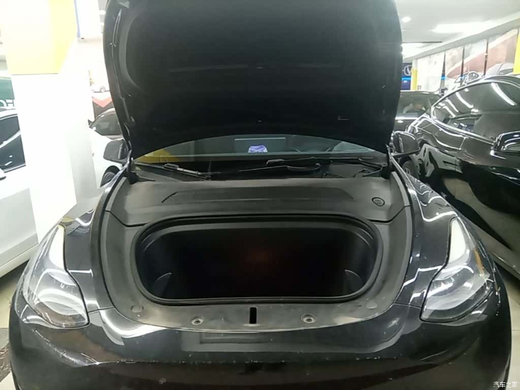 Tesla Model Y, 2022 19