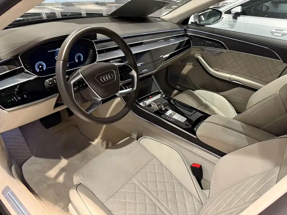 Audi A8