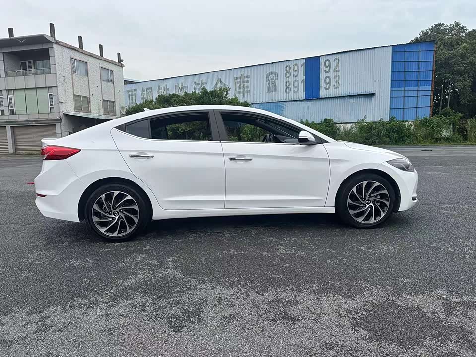 Hyundai Lead