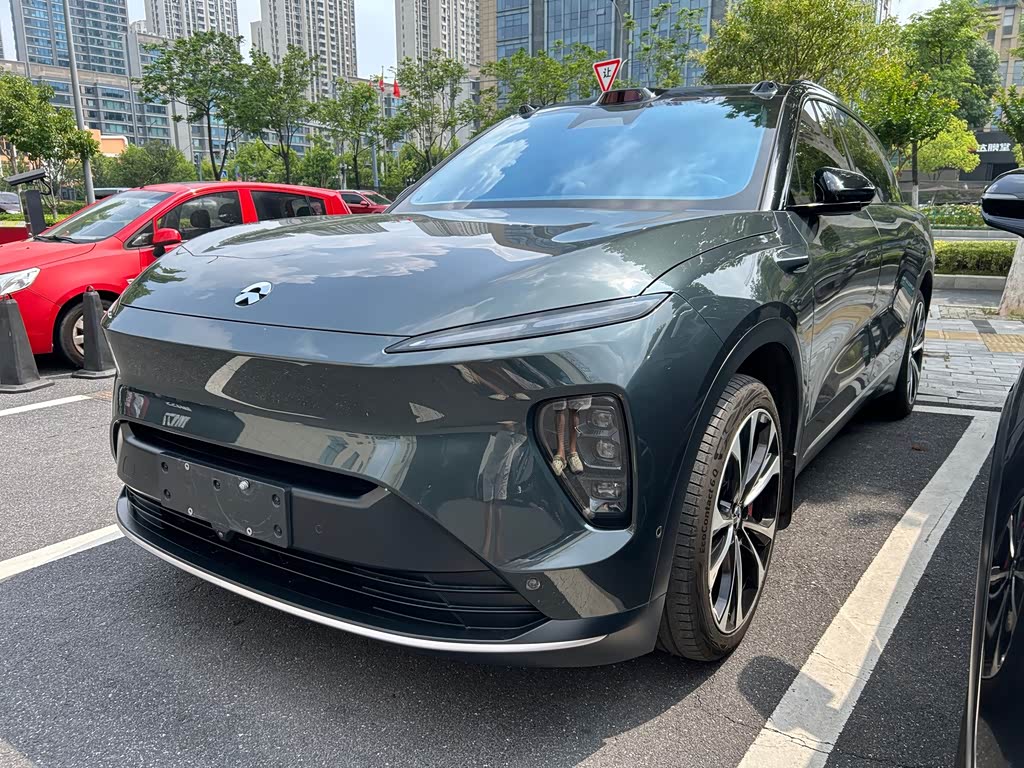 NIO ES8
