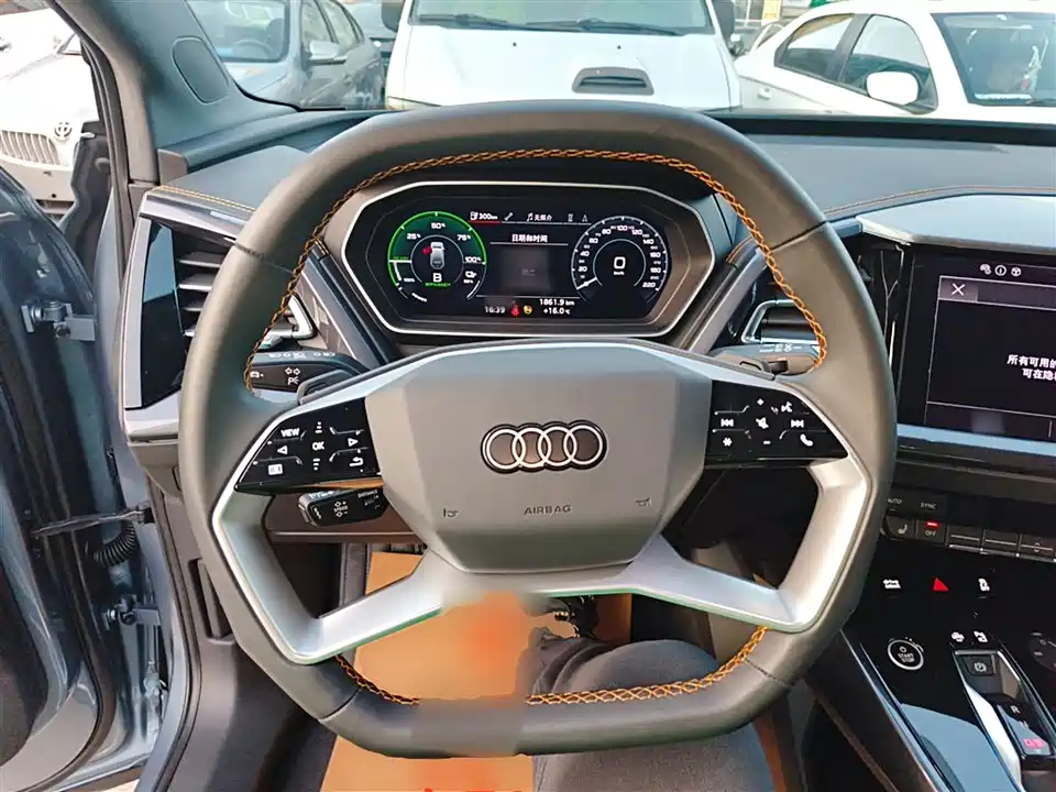 Audi Q4