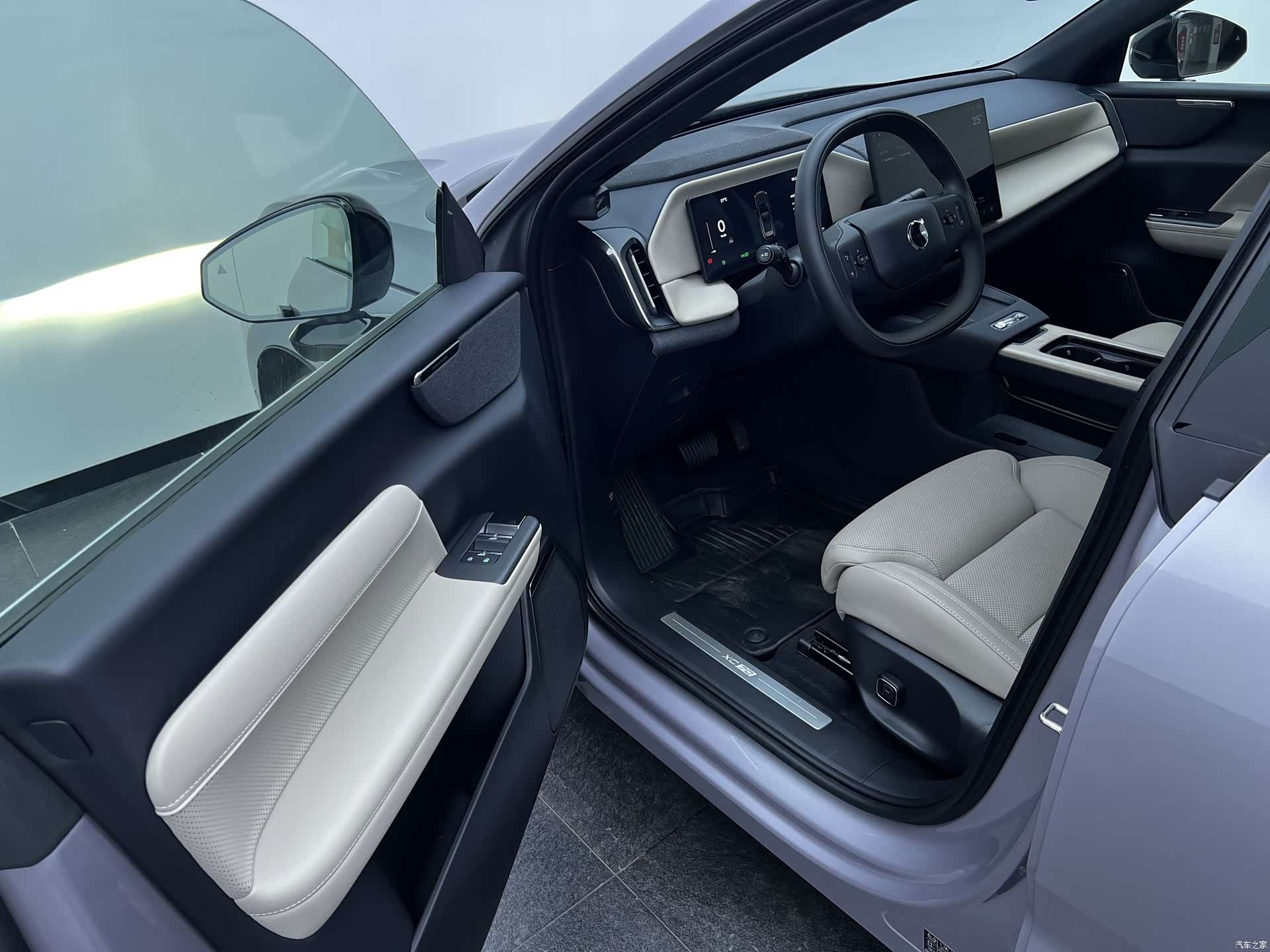 Volvo XC70, 2025 4