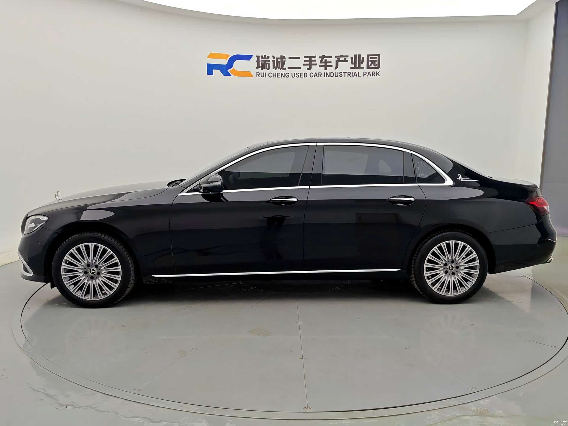 Mercedes-Benz E-Class, 2021 3