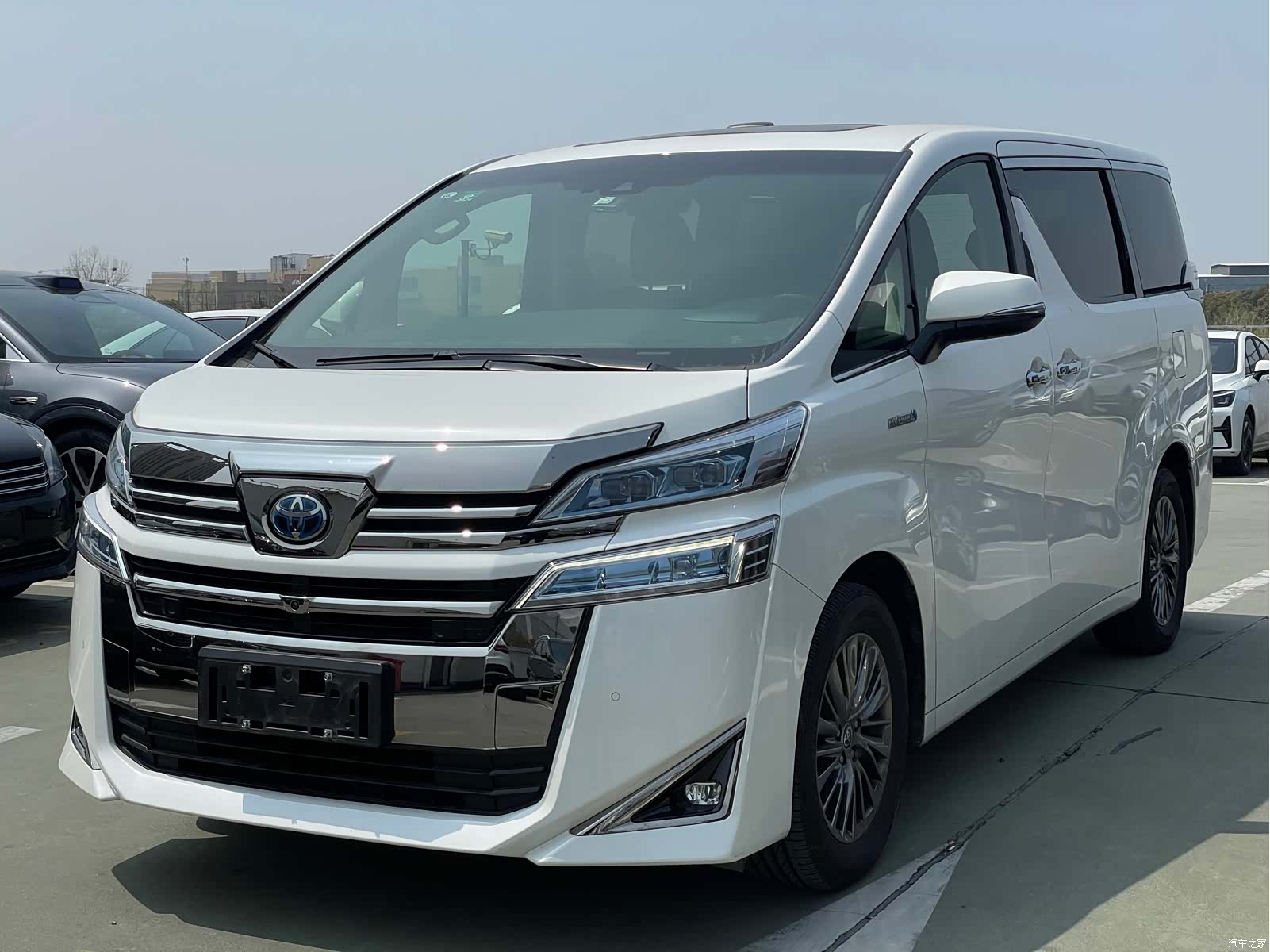 Toyota Vellfire, 2020 1