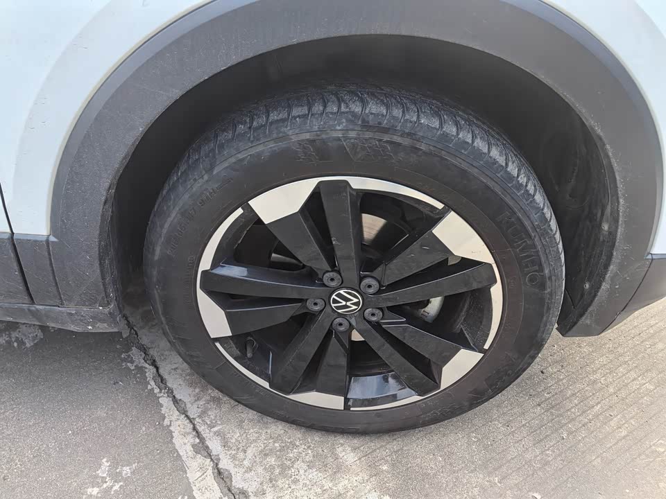 Volkswagen Exploring the shadow