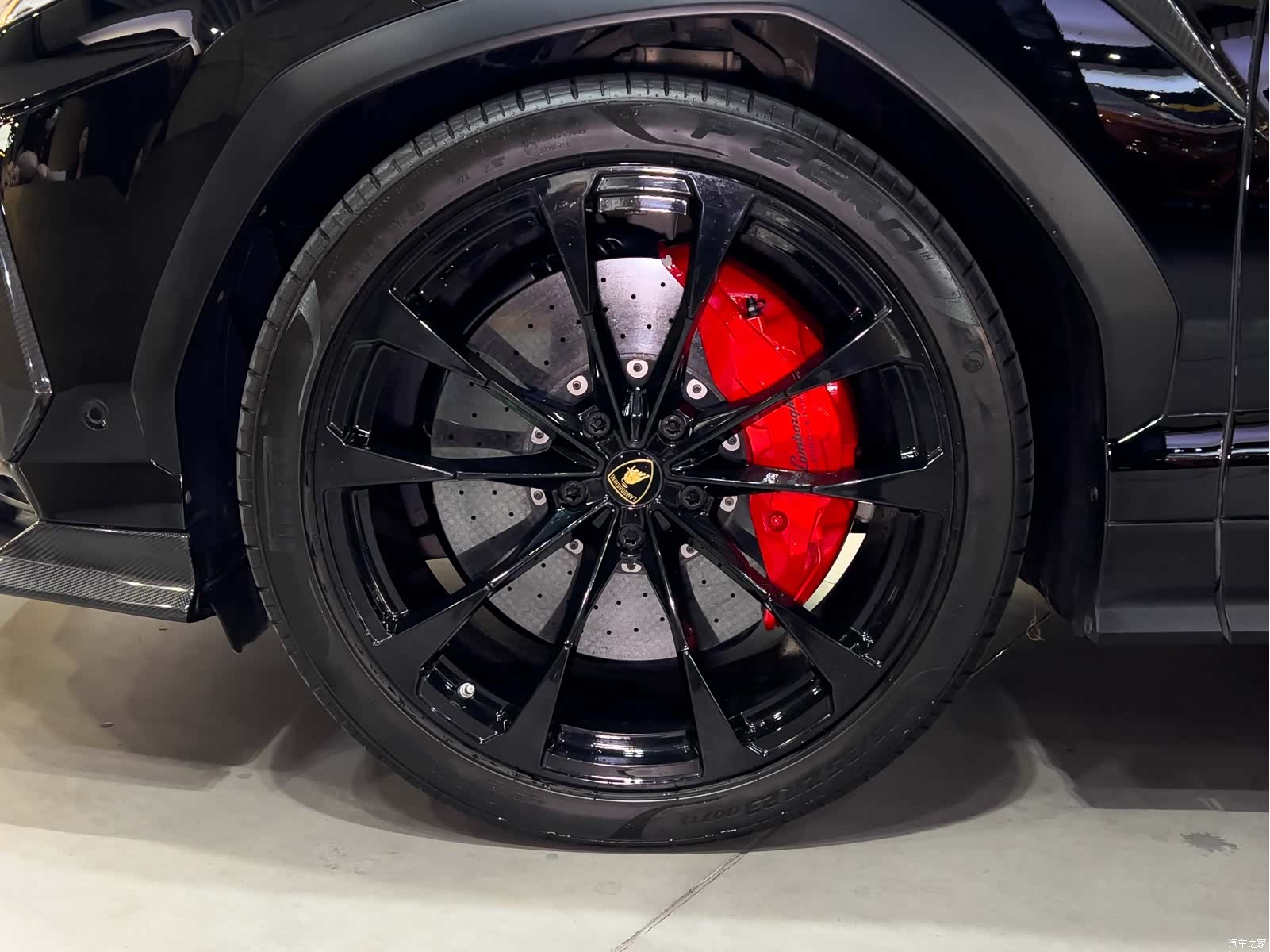 Lamborghini Urus, 2019 все фото