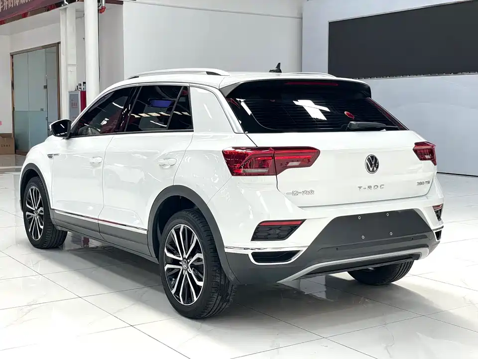 Volkswagen T-ROC exploring Songs